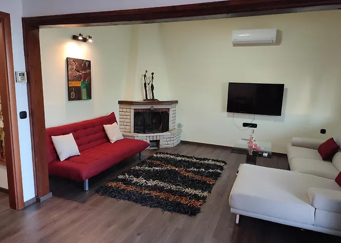 Asterios House