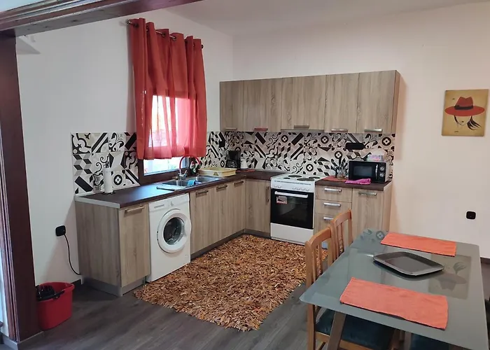 Asterios House