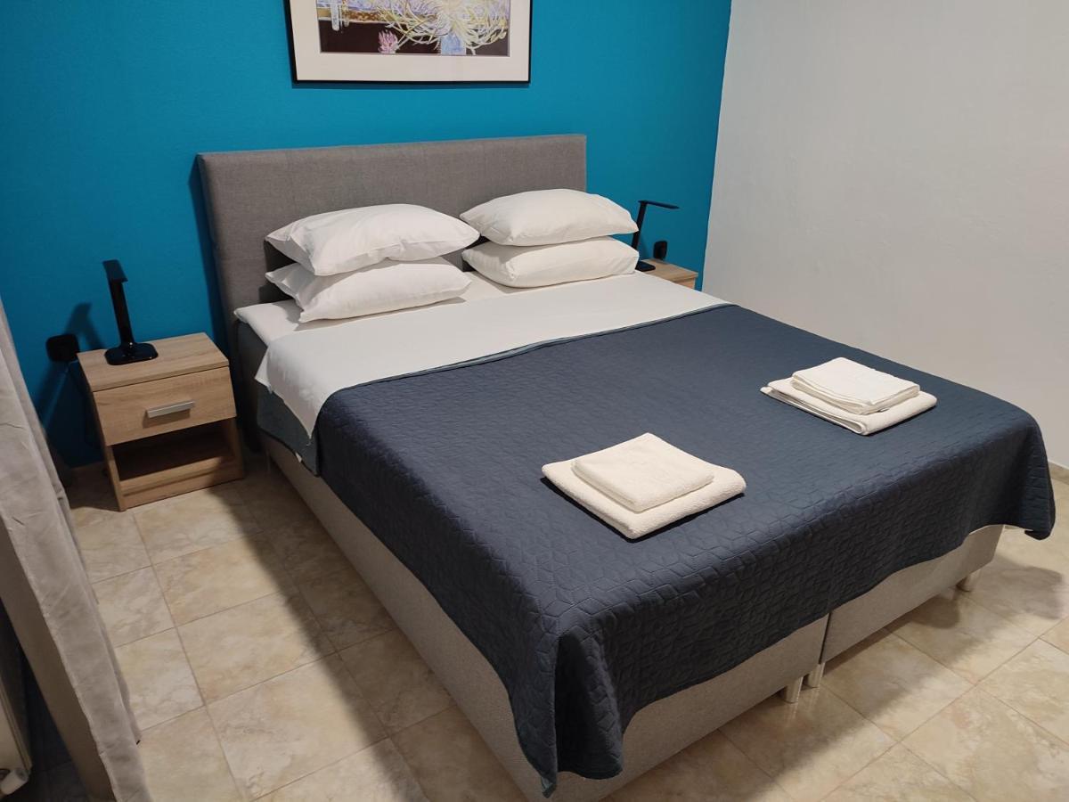 Asterios House *